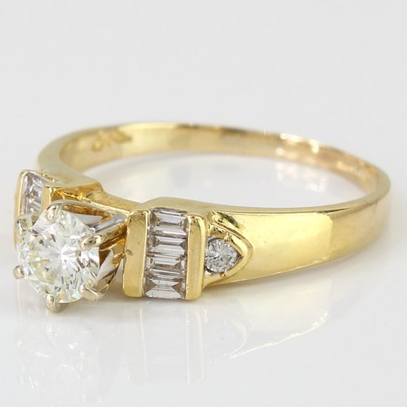 18k Gold Baguette Diamond Ring - Picture 3 of 6